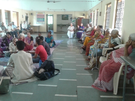 18th aug 2015-bhajan-in-vruddhashram