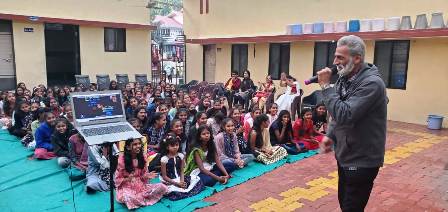 26 dec 2022 singing session in ashram
